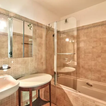 Chateau Miramar Apartment *